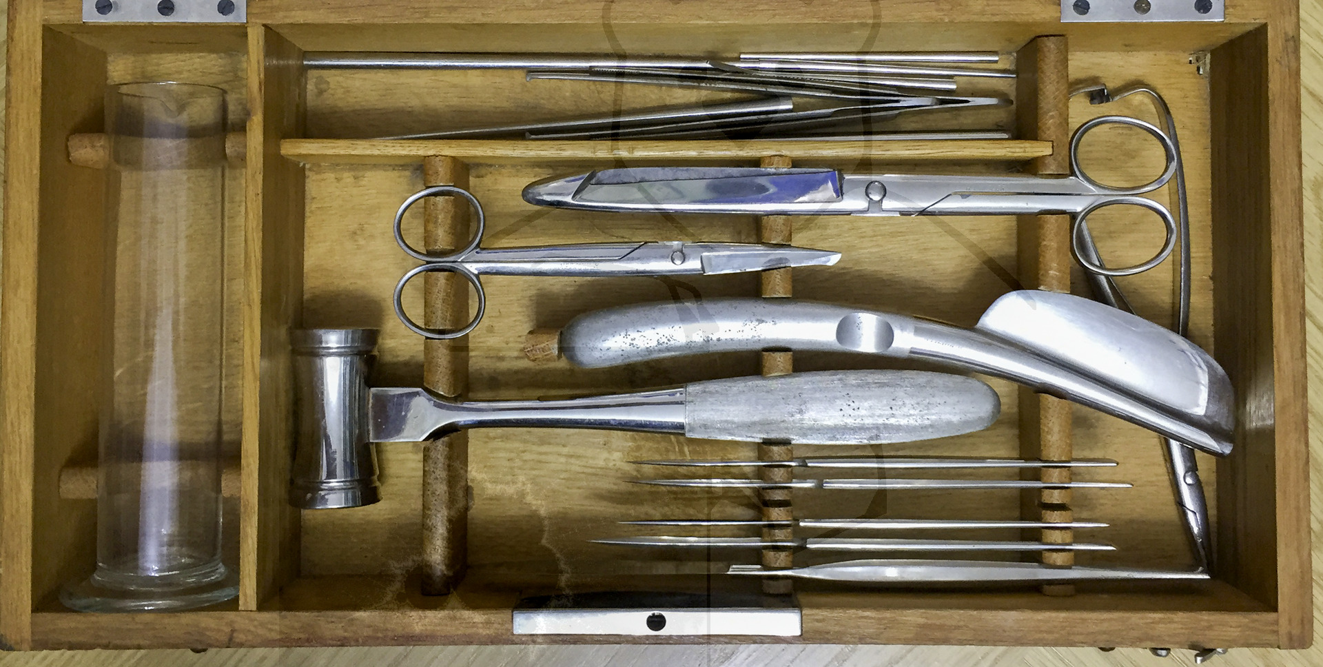 Instrumentenbox zur Amputation, ca. 1910'er Jahre, Untere Lage